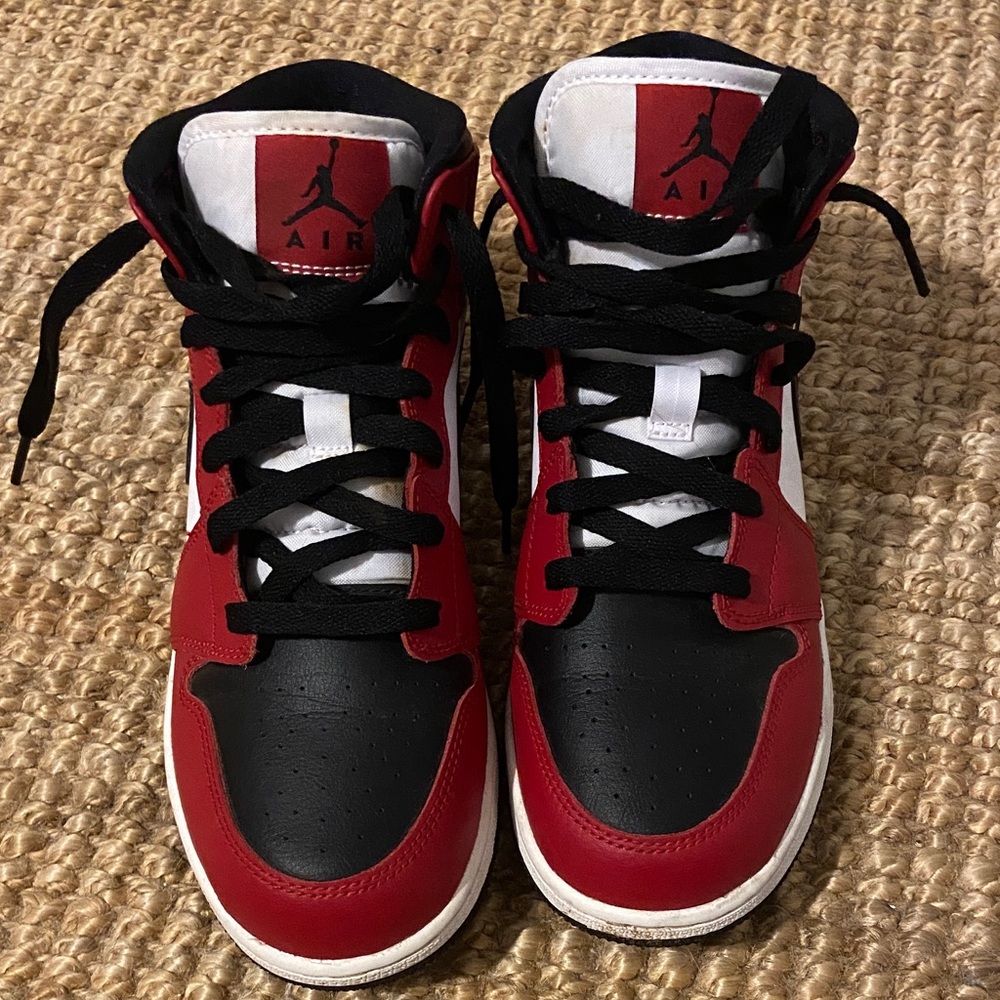Nike Jordan 1 “black toe” Red and Black